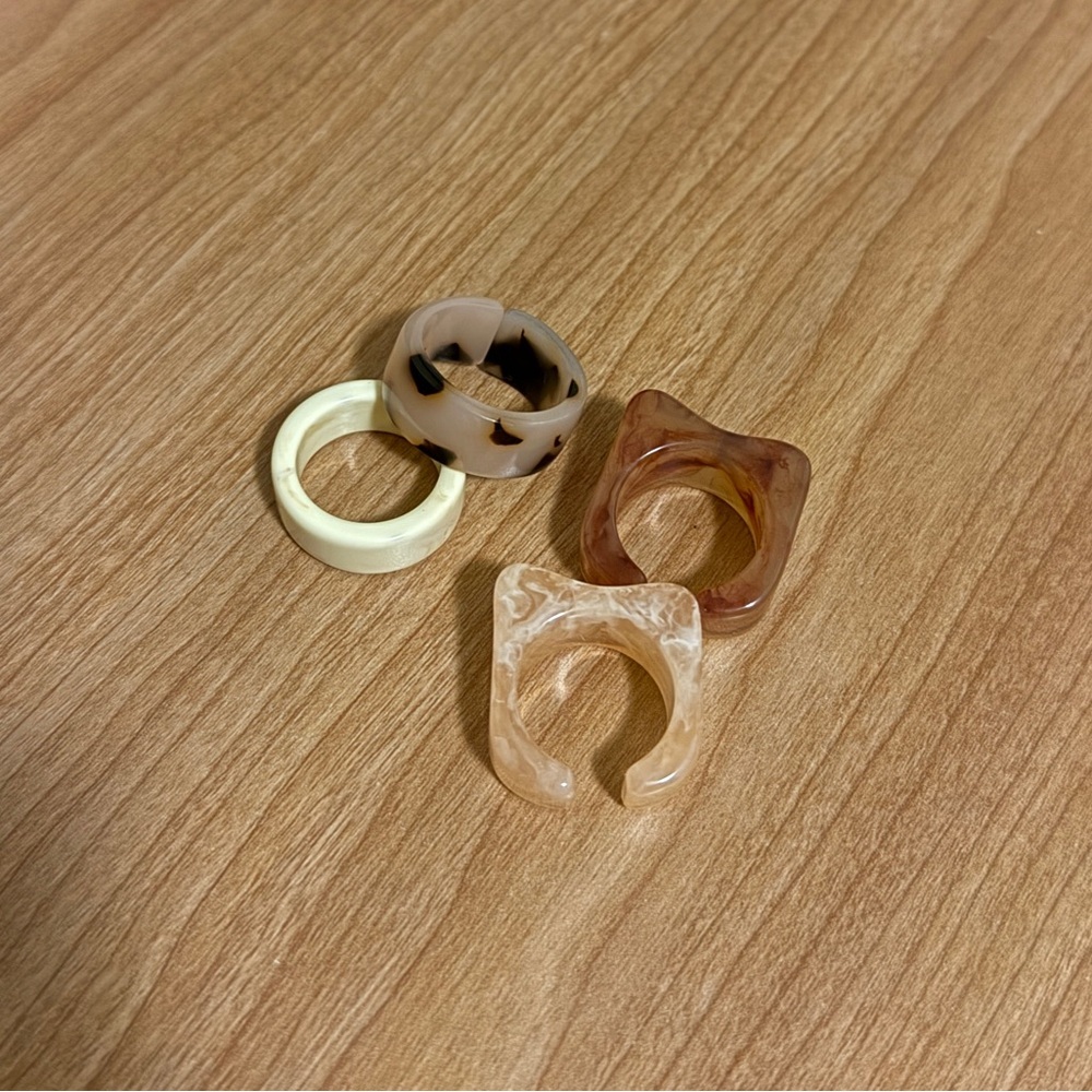 Four Stylish Resin Rings Cream, Brown, Tortoise shell design